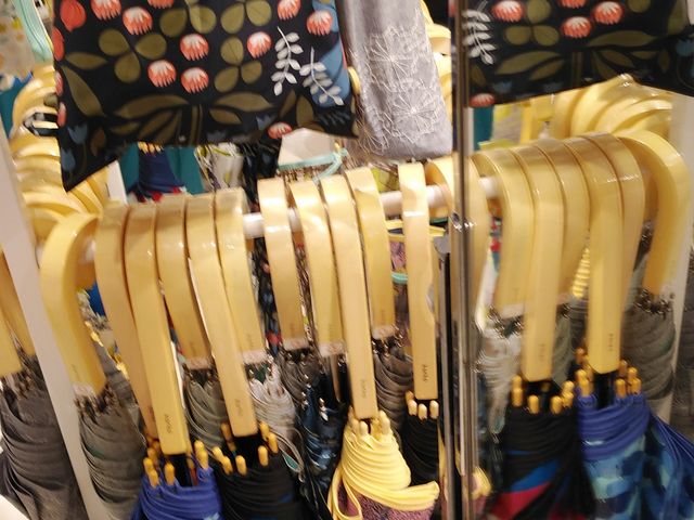 �P�͂��荠���i�ł���_��}���߂��{�X