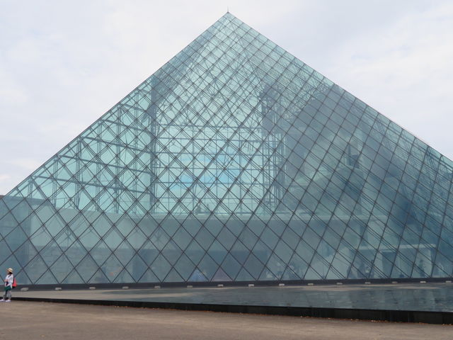 �K���X�̃s���~�b�h_���G��������