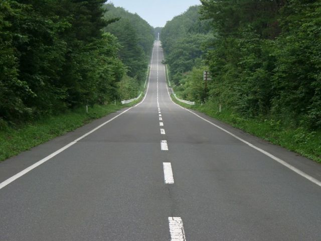 日本一の直線道路、北海道にはこの手の道はそこら中にあります_摩周湖第三展望台