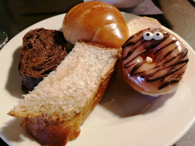 パンかわいい_ベーカリーカフェ・ペニーレイン