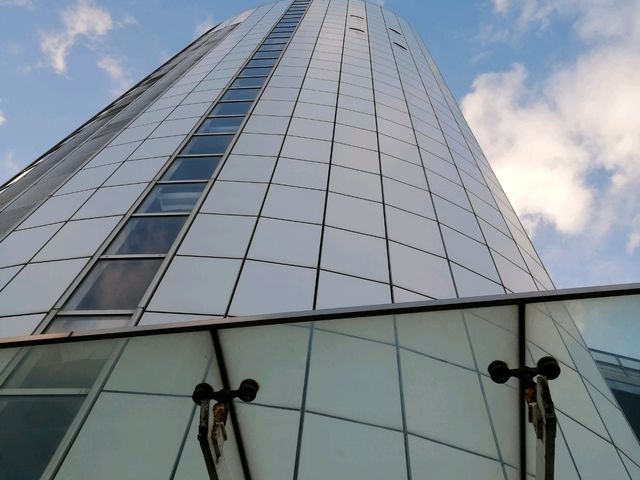 ���~�G���x�[�^�[_�����Q�[�g�u���b�W