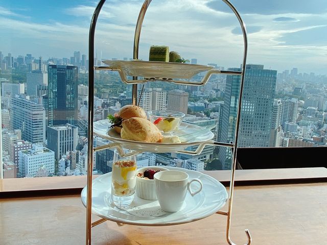 ���ꂽ������Ƒf�G�Ȍi�F���������ȁB_�X�J�C���E���W���_�C�j���O�@�A�[�e�B�X�g �J�t�F