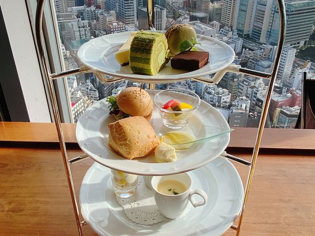 �����Ȃ�X�C�[�c�ƌy�H�A�g���ł��������ς��ɂȂ邭�炢�D��ȂЂƂƂ����߂�����Ǝv���܂��I_�X�J�C���E���W���_�C�j���O�@�A�[�e�B�X�g �J�t�F