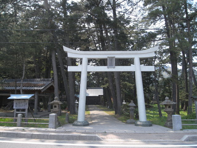 sklfh����̏t���_�Ђ̃N���}�c�Q�̓��e�ʐ^1