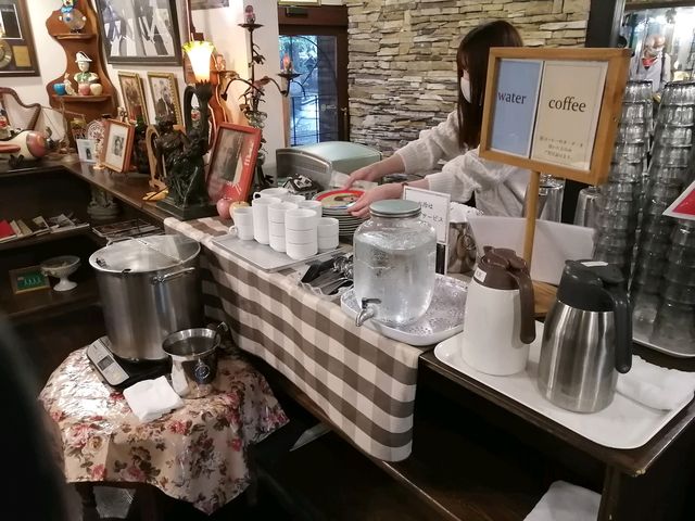 コーヒーやスープはお替り自由_ベーカリーカフェ・ペニーレイン