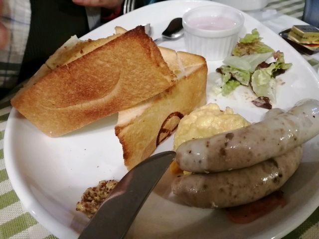 モーニングプレートは美味しくてボリュームたっぷり_ベーカリーカフェ・ペニーレイン