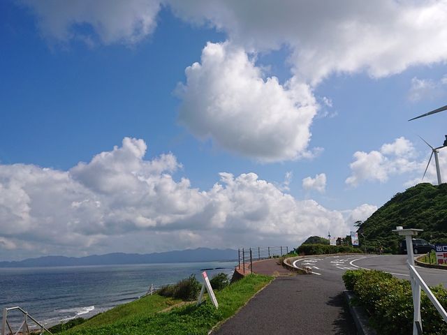 �߂��ɕ��͔��d�̎{�݂�����܂��B_���̉w �L��������