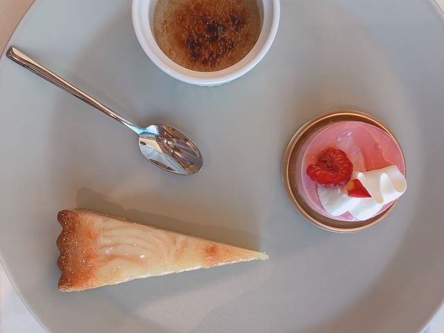 �m���̃^���g�A�t�����{���[�Y�̃P�[�L�A�ق������̃u������_�󑐓����z�e���@SEASON'S�@RESTAURANT�@��V��