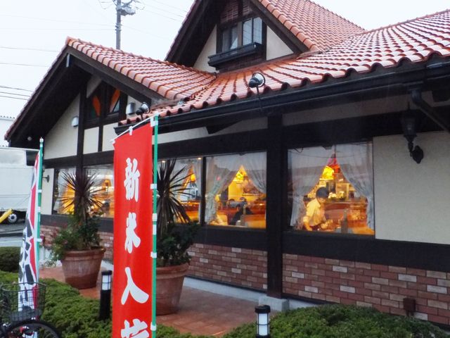 �O���Â��Ȃ�ƁA�X���̒g�����Ɩ����ڗ����܂��B_�Y�Ă����X�g��������₩���u�X