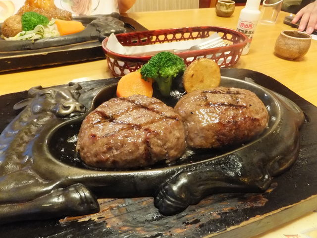 ���񂱂n���o�[�O�F�ǂ���ɏĂ��オ�����Ƃ���_�Y�Ă����X�g��������₩���u�X