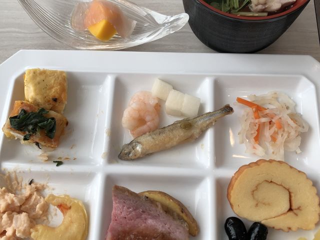 ����͂ق�̈ꕔ�ł��B�����H�ׂĂ���v���o���čQ�ĂĎʃ����B��܂��i�΁j_�����u�����g�z�e���������c�@�J�t�F�_�C�j���O�p�[���c���[