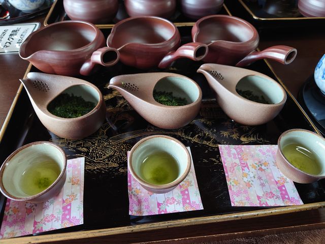 ���ݔ��_���Ԃ����J�t�F