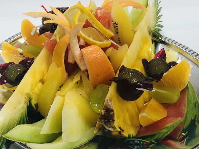 �傫�ȃv���[�g�ɃJ�b�e�B���O�����t���[�c���������񐷂荇�킹�A�����A�点�Ă��������܂����I_�t���[�c�A�J�f�~�[�iR�j