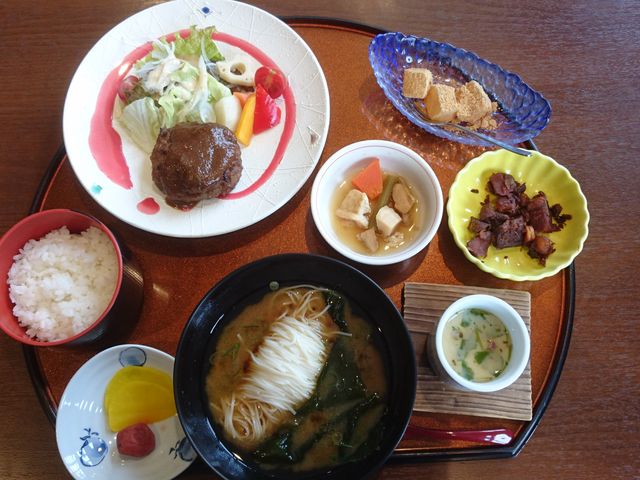 �n���o�[�O�Ɩ��X�d���Ă̑f�ˏ`�Ƌ��̂�����ςƂ��і�_�T�̈�z�e�� �ޗ�