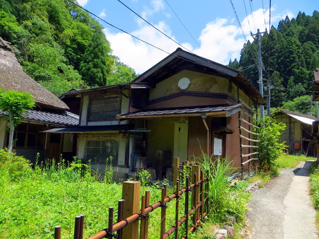 �q�����L�`�������̓����ƏZ��ŁA�{�Ƃ͖�������A���͍]�˖����Ɍ��Ă�ꂽ�B_�䌴�W��