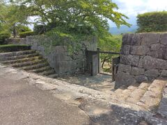 �ނ�L�`����̎R��Ղւ̓��e�ʐ^1