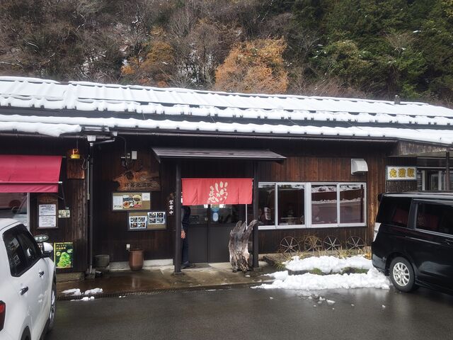 kZw̐HBԂɃgCȂ̂ł߂܂B_kZw