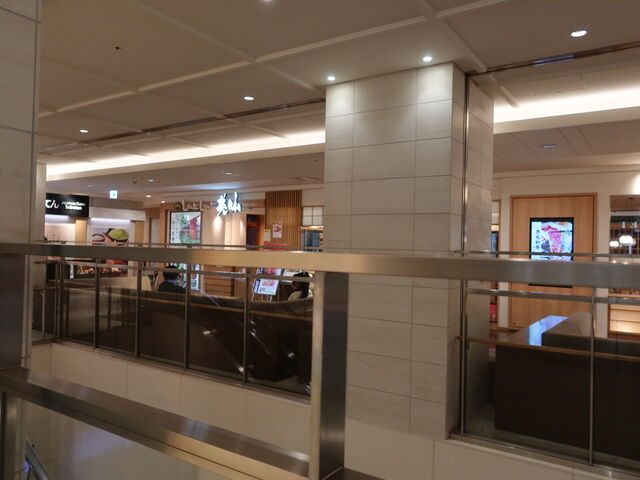 �{�݂̃V���b�v�͏[��_�i�q���������V�e�B