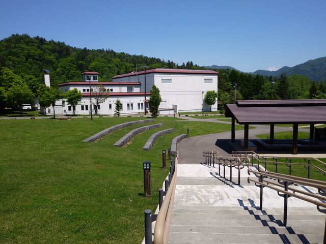 �W���ꏊ�̕����Z���^�[�ɂ͌��������؂��čs���܂��B_�Ђ�����Ꭹ�R�K�C�h�Z���^�[