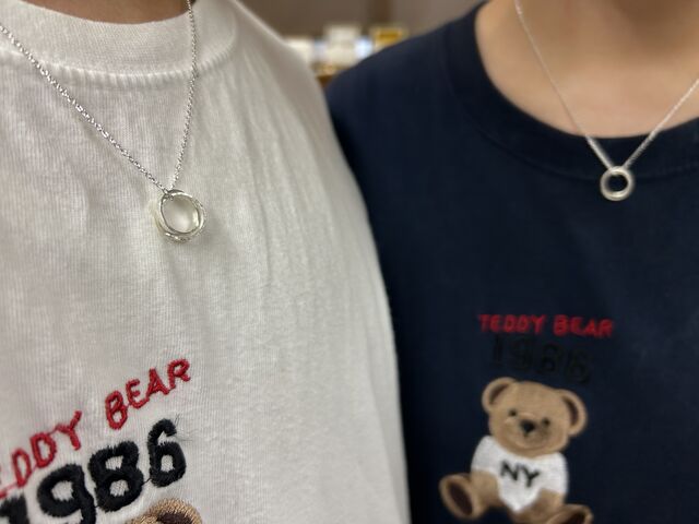 ���悵�Ďʐ^���B���Ă��������܂����B�l�b�N���X�̒������Ⴍ�ĂƂĂ��t���S�n���ǂ������ł��B_�X�̒�������gouttedor