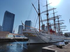 ����イ����̔��D���{�ۥ���l�݂ȂƔ����قւ̓��e�ʐ^1