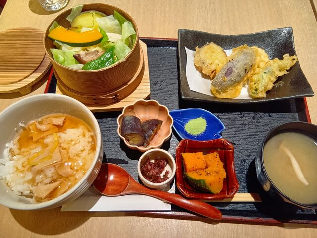 �Ȃ��Ȃ�����݂̂̂�_�C�j���O ���s�|���^�X�̓��e�ʐ^2