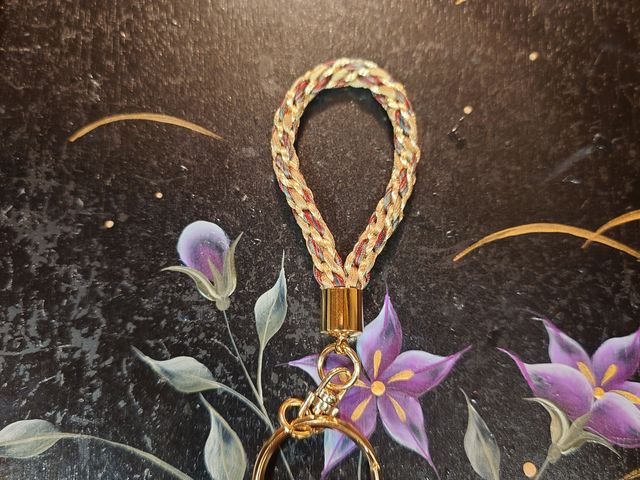 ŌɃL[z_[̋Ă܂B_cɉꂭ݂ЂAVOY̓X