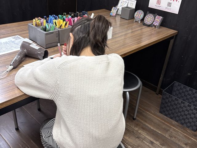 �فX�ƁB�|�X�J�̐F�����Ȃ�L�x�I_ibushi Gallery ���L