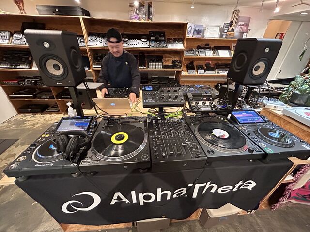 �C�����Őe�؂Ȃ��Z����_LEBEN by OTAIRECORD