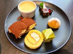 �u�b�t�F&�J�t�F���}���[�A �O��K�[�f���z�e�������C�^���A�X�̎ʐ^3