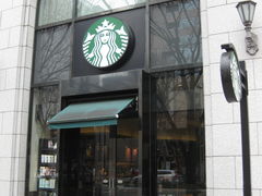 ��������񂳂�̃X�^�[�o�b�N�X�E�R�[�q�[ �O��Z�F��s���É��r���X�ւ̓��e�ʐ^1