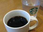 ��������񂳂�̃X�^�[�o�b�N�X�E�R�[�q�[ �O��Z�F��s���É��r���X�̓��e�ʐ^1