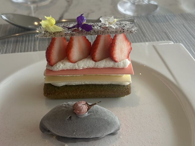 �������̃f�U�[�g_����}���I�b�g�z�e��