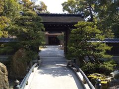 M���D�m���b�N����̌c�_�قւ̓��e�ʐ^1