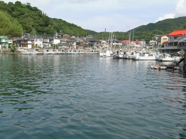 ���[�@�^�Y�E�����Y�n��̋��ƏW���̎ʐ^1