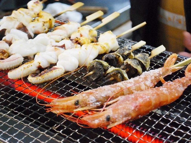 海鮮焼きのお店も充実_日本海さかな街