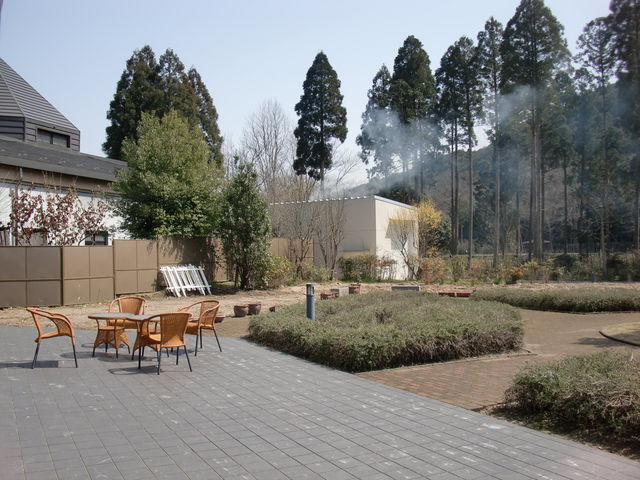 �O�g�s���򑐖�������@�O�g�̓�