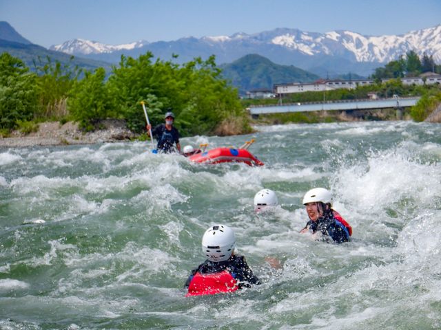 �j���Ȃ��Ă����v�ł��B�����͂̃��t�e�B���O��p���C�t�W���P�b�g�𒅗p���܂��B���̑��̃w�����b�g�A�E�F�b�g�X�[�c�Ȃǂ��ׂĐ��ɕ�������ɂȂ�܂��̂����S��������_�W���O�X�|�[�c