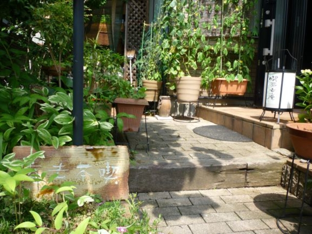 �i������