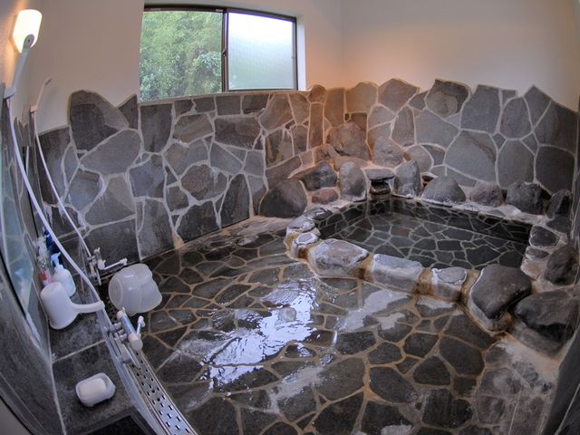 *��n�̌�́u���̓��v�B�����쉷��̓J���V�E���E�i�g���E���̗��_������i��A���J�����j�ł��B_�ɓ��̏�n�N���u�V��z�[�X�r���b�W