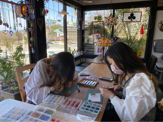 �L�n����A���q���`�v���o�K���X�̌�_ROSE GLASS GALLERY