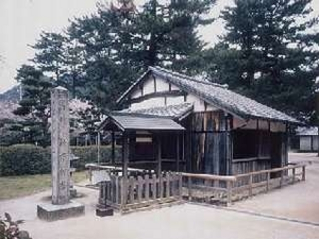 ��̓h���}�̒n�y�������m�z�����ېV�̌����͂ƂȂ�A�V���{�Ɋ��􂵂������̈�ނ���Ă��B���̎j�ՂɎw��_�͂�����@���҂��̏h�@�����