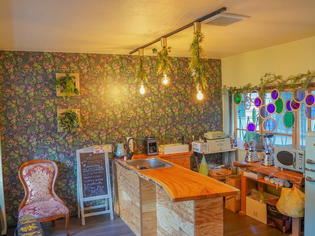 �X�����ɂ̓L�b�`���̃����^���X�y�[�X������A�o���J�t�F�◿�������Ȃǂɂ����p���������܂��B_�N���t�g�x�[�X ���m�N���w���U�[�N���t�gKen�x