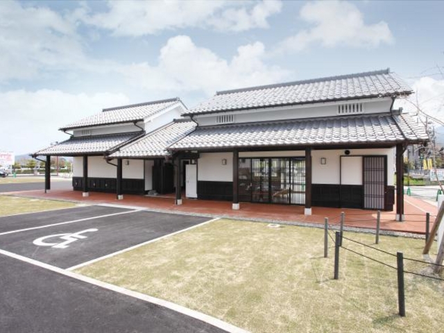 ���̉w �C�̋��s �{��