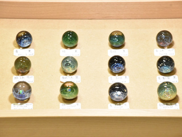 �F���K���X�v�����ł́A�I�v�V������L�x�ɂ��p�ӂ��Ă��܂��B���D���ȃ`���C�X�őg�ݍ��킹�Ē�����̂ŁA���{�̉F���ʂ́A�ق�̈��B�M�������̉F����n�����ĉ������B_�W���G���[���{ �P�y��