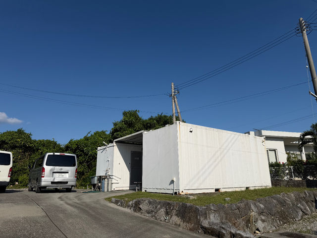 ����2���R���e�i���{�݂ɂȂ�܂��B_���x���e�_�C�r���O�T�[�r�X���ƂԓX