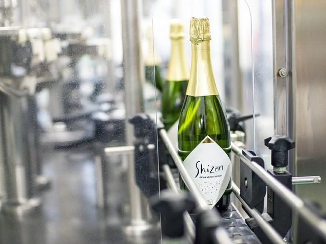 �x�m�R���C�i���[