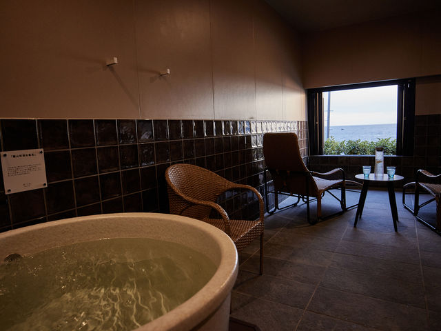 �����X�y�[�X_�䂤�� Sauna Cafe