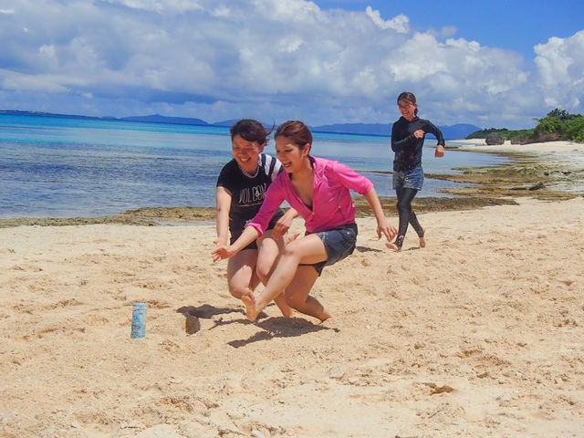 砂浜で自由に遊ぶのもOK_パナリ島観光