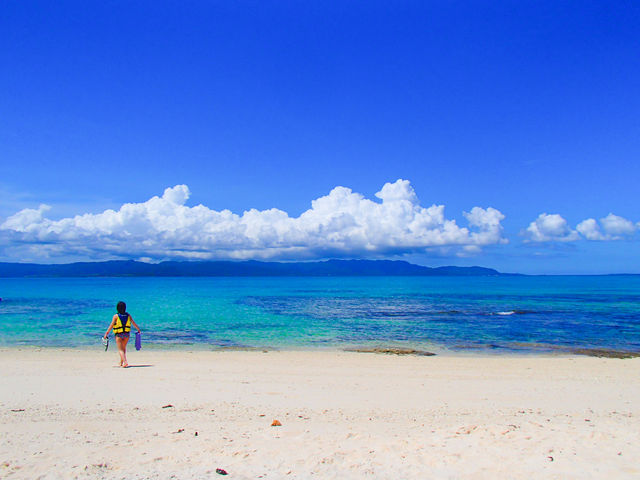 パナリブルーが映える北の浜_パナリ島観光